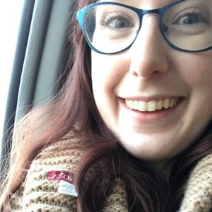 Meet your Posher, Claire